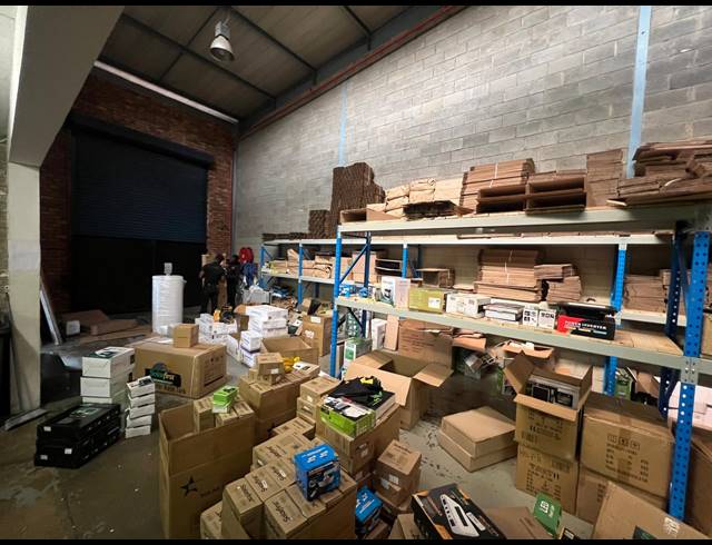 204M² WAREHOUSE TO LET IN STRIJDOMPARK